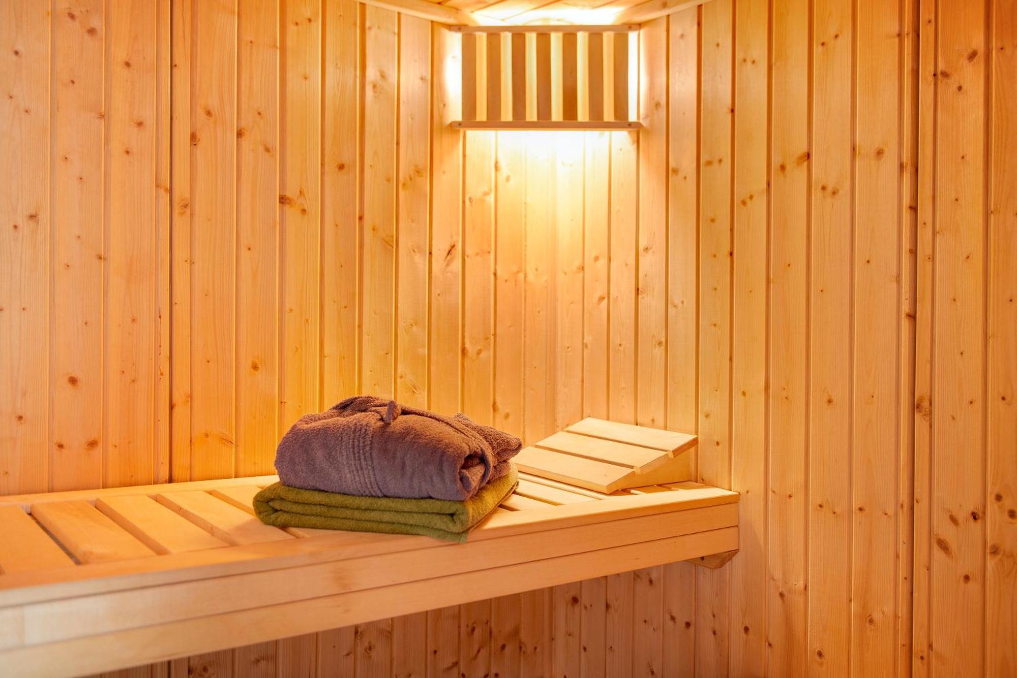 Spawo Mit Sauna Und Whirpool 普富伦多夫 外观 照片